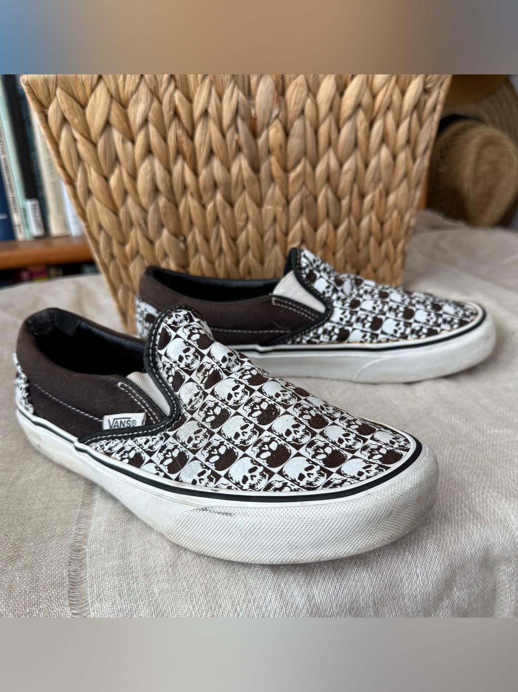 Vans Classic Slip-Ons, Limited Edition Skulls, M5/W6.5
